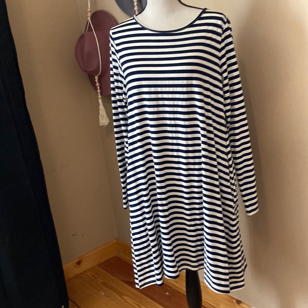 Yelete Black and White Striped Long Sleeve Dress